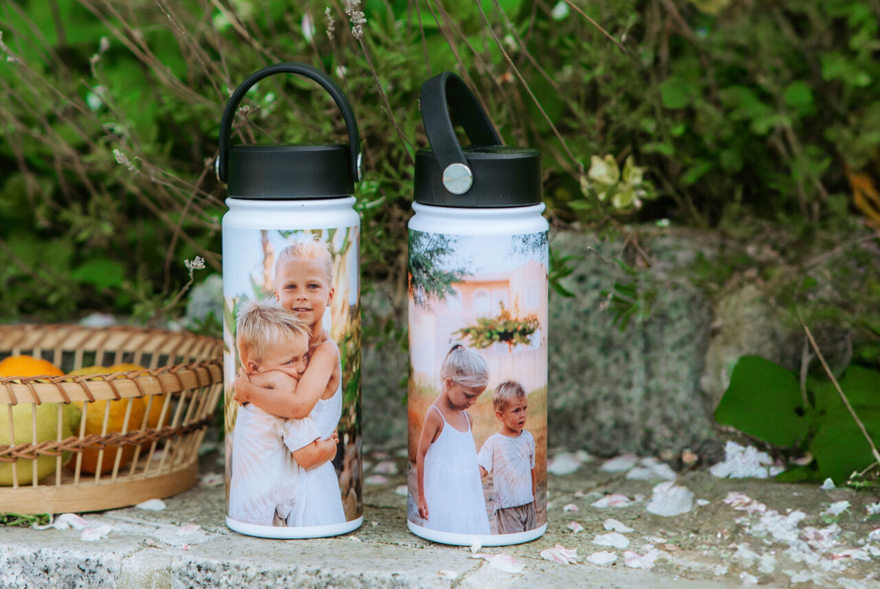 Gourdes personnalisées avec portraits dans un décor de pique-nique